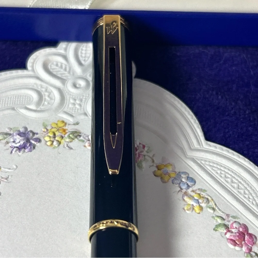Vintage Waterman Paris 18K Gold Nib Fountain Pen Black & Gold New in Box